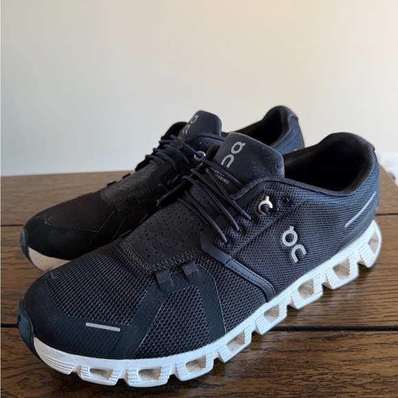 On Cloud 5 Black Women's Running Shoes Size 9.5 - Picture 2 of 14